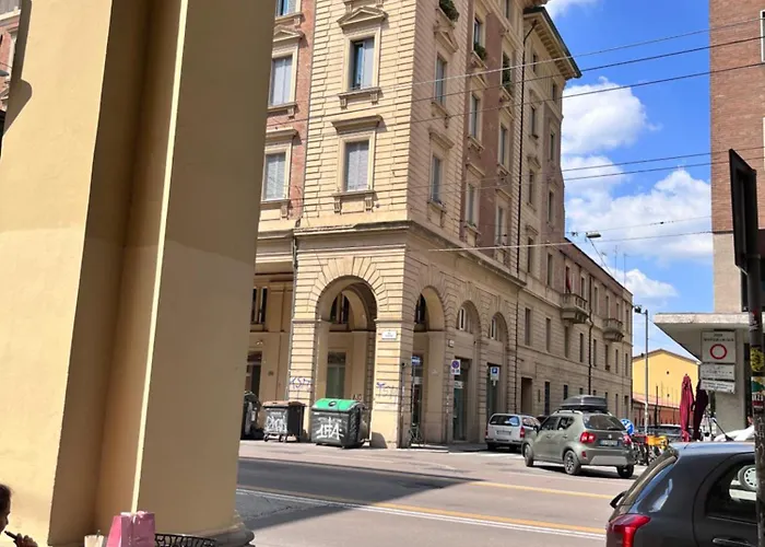 Hotel CapoDiLucca40 Bologna
